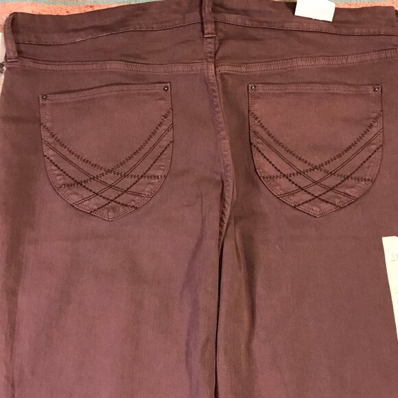 Old Navy Stylish Skinny Jeans with Back Pocket Detail sz 16 NEW - Picture 5 of 7